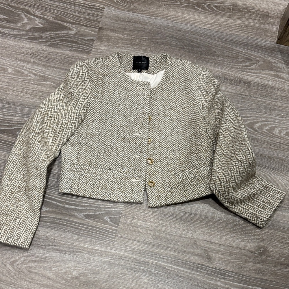 Dynamite Cropped Tweed Blazer in Cream & Black